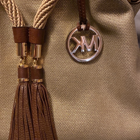 Michael Kors Bag Gold Color size 14x12x6 - Picture 4 of 13